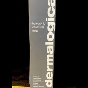 Hyaluronic ceramide mist